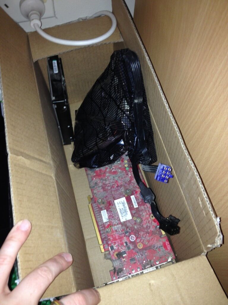I think this is a graphics card... or possibly a dust collector?